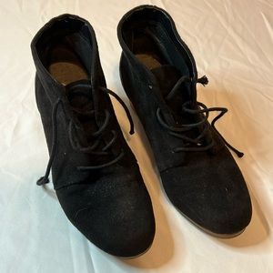 Dr Scholls memory foam boot worn once